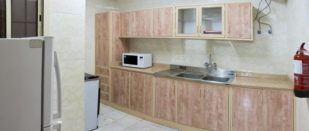 Al Farhan Hotel Suites - Al Salam Ar Riyad Esterno foto