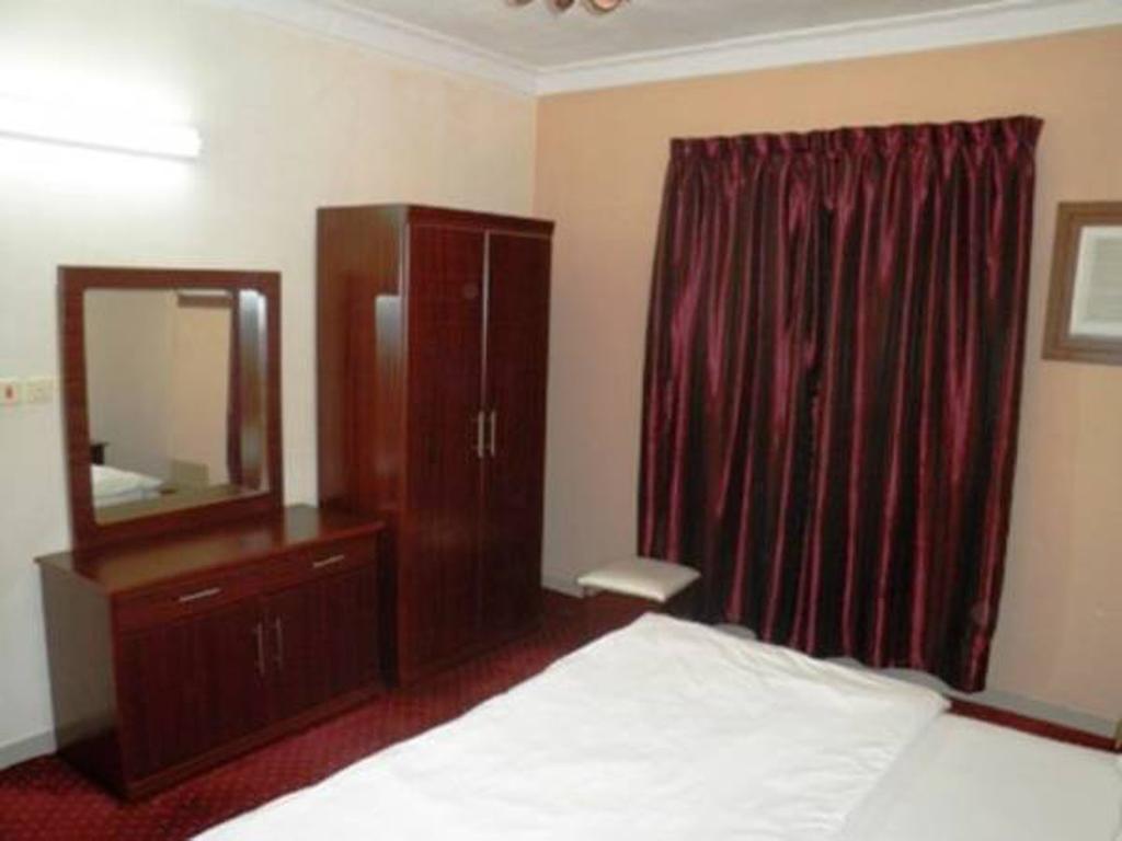 Al Farhan Hotel Suites - Al Salam Ar Riyad Esterno foto
