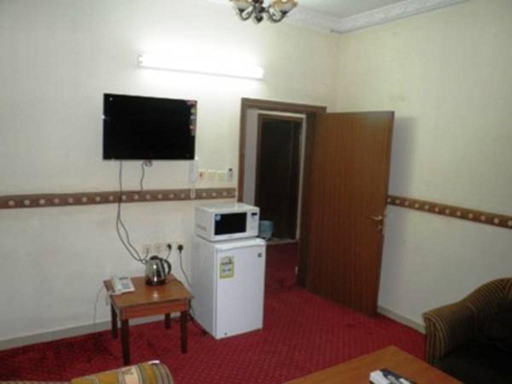 Al Farhan Hotel Suites - Al Salam Ar Riyad Esterno foto