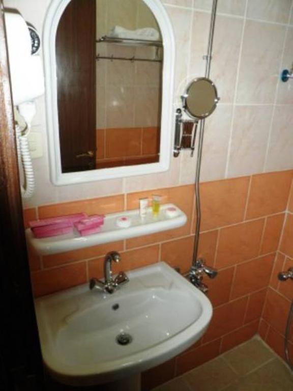 Al Farhan Hotel Suites - Al Salam Ar Riyad Esterno foto