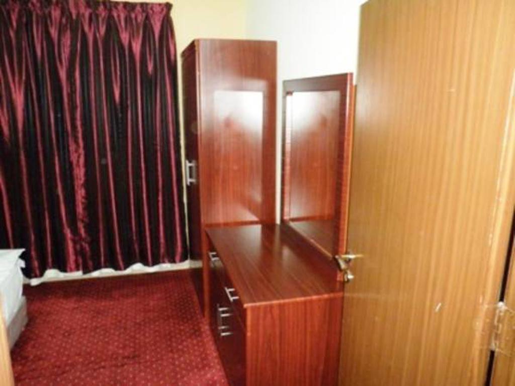 Al Farhan Hotel Suites - Al Salam Ar Riyad Esterno foto